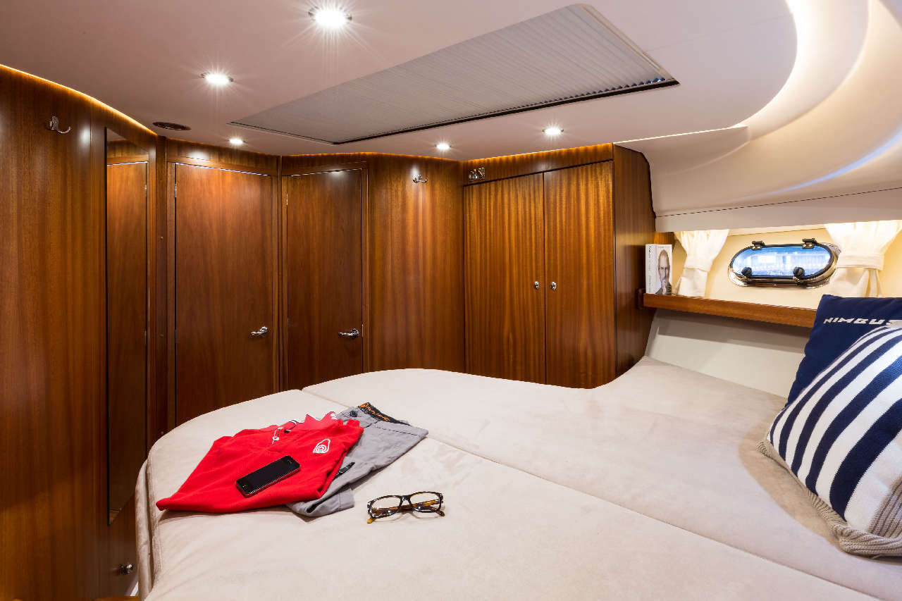 Nimbus 405 Flybridge Interior image 1