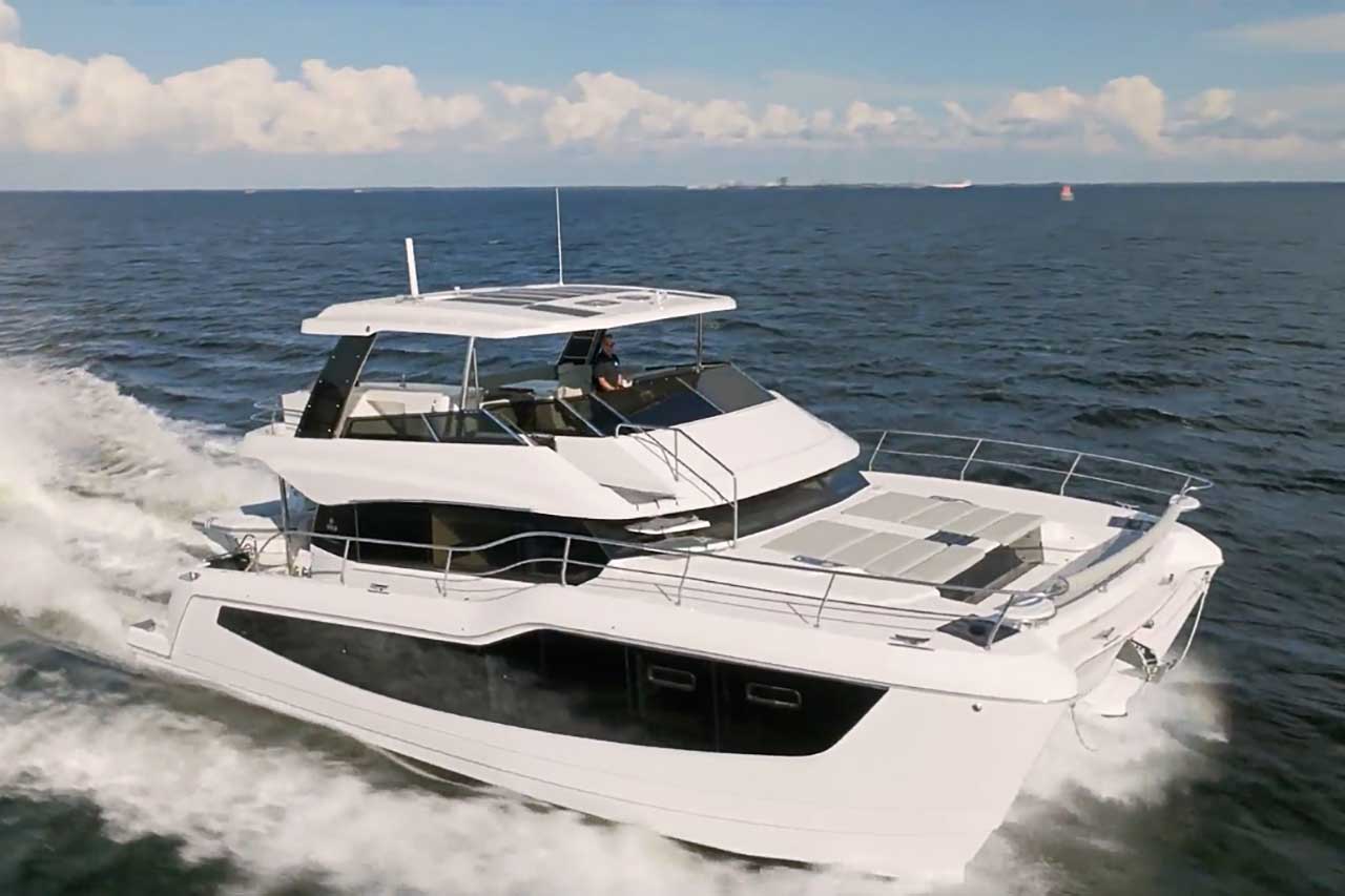 Aquila 50 Yacht External image 3